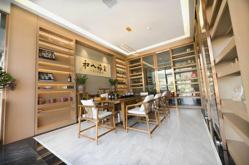 Vienna Classic Hotel (Chenzhou Xiangnan College)