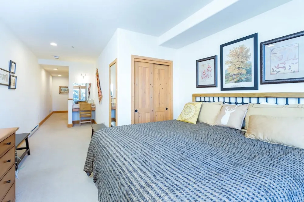 Bear Creek Lodge 403 4 Bedroom Condo by Alpine Lodging Telluride