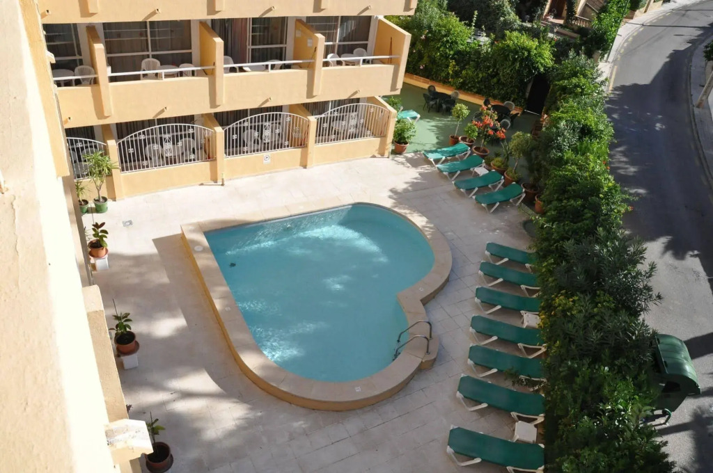 Alper Apartments