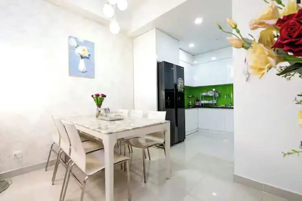 Vivian Boutique The Botanica Residence