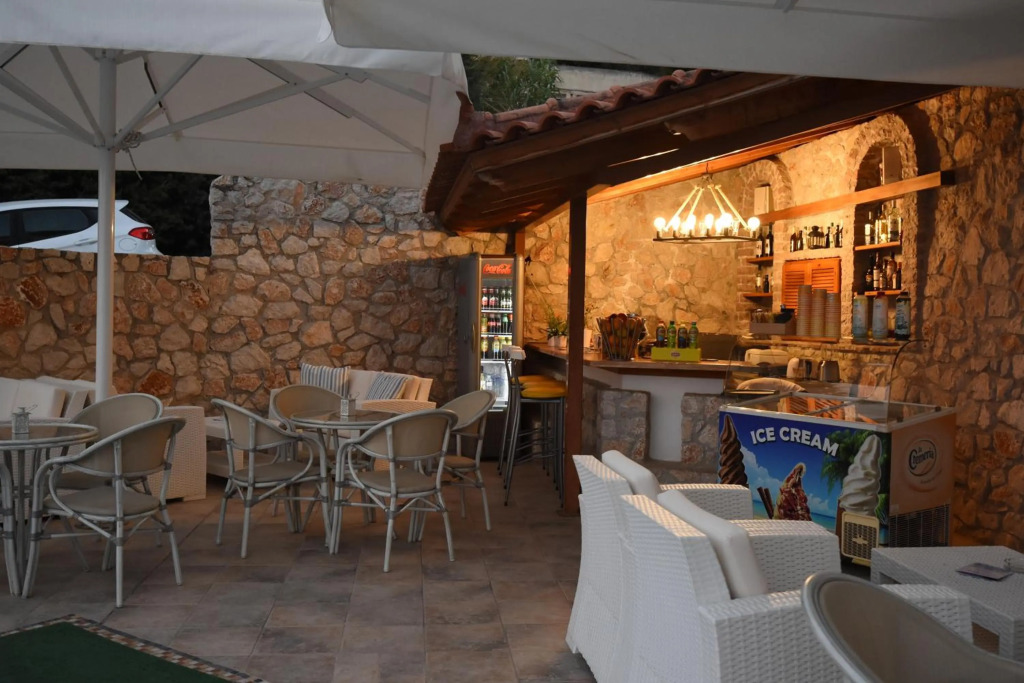 Viaros Hotel Apartments