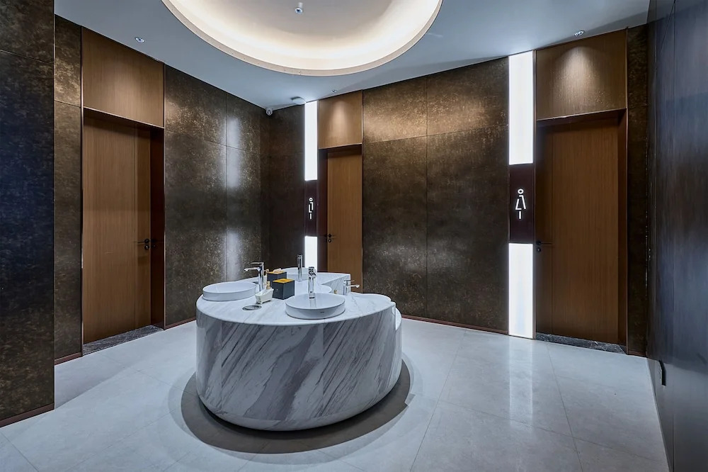 Crowne Plaza Phnom Penh by IHG 金边皇冠假日酒店 Former VM Hotel