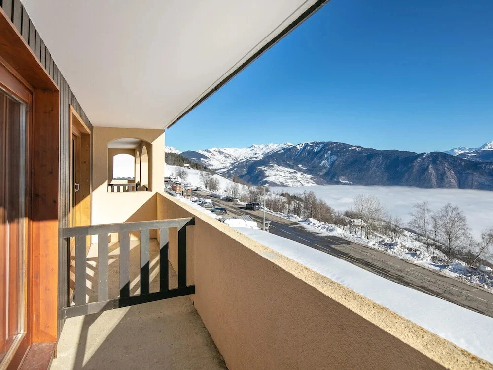 1BR Apartment Stay for 6 in Doucy