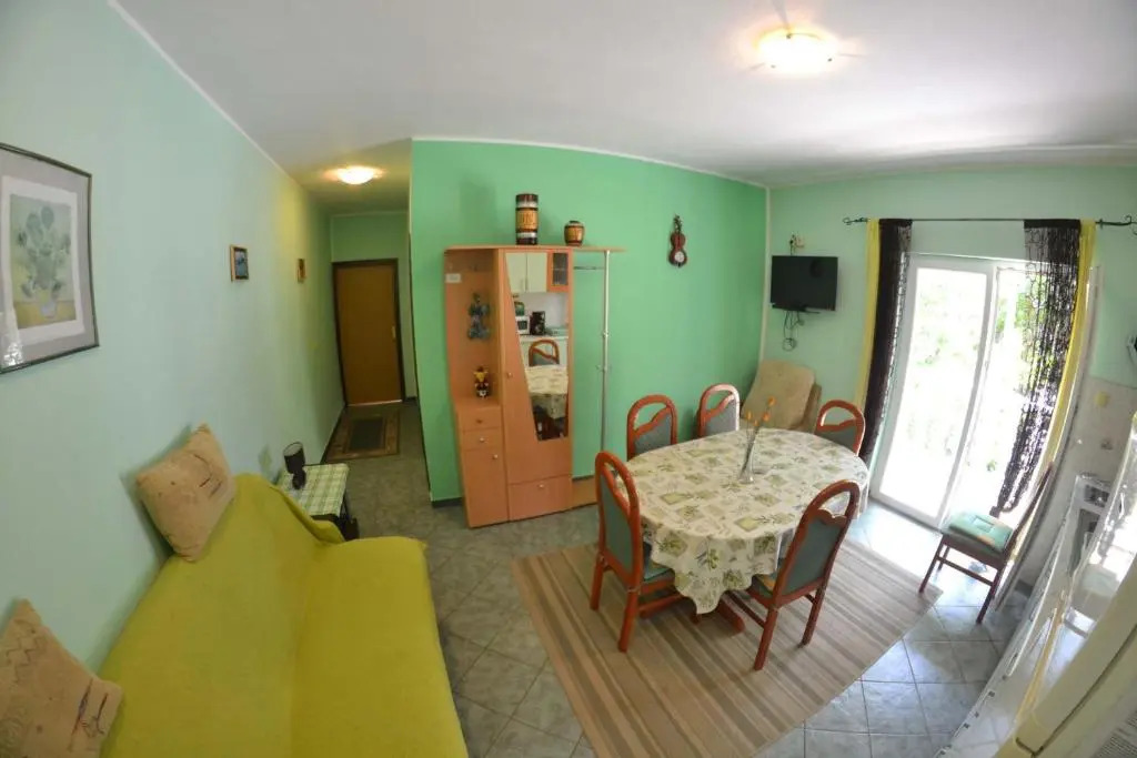 Apartmani Jenny i Tania
