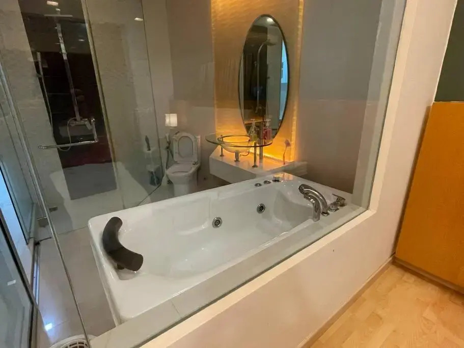 Stylish Romantic Couples Getaway at KL City 1419