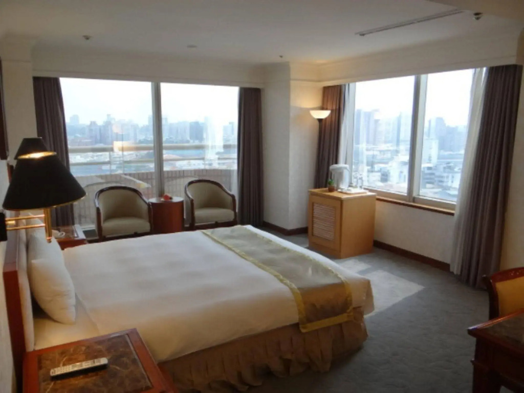 Crystal Plaza Hotel Kaohsiung