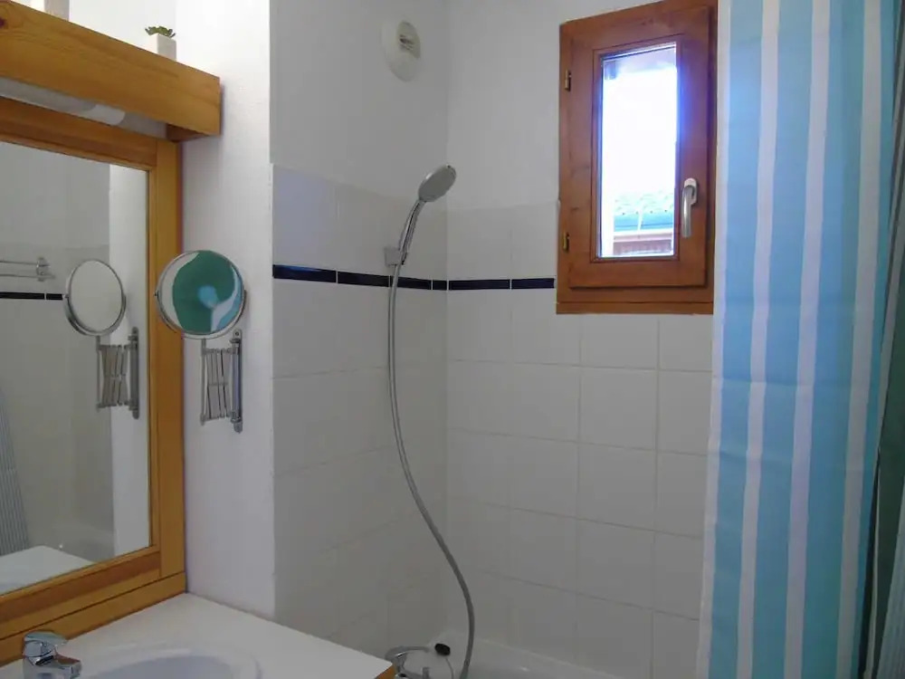 Lou Services Apartment J21 LSI 001