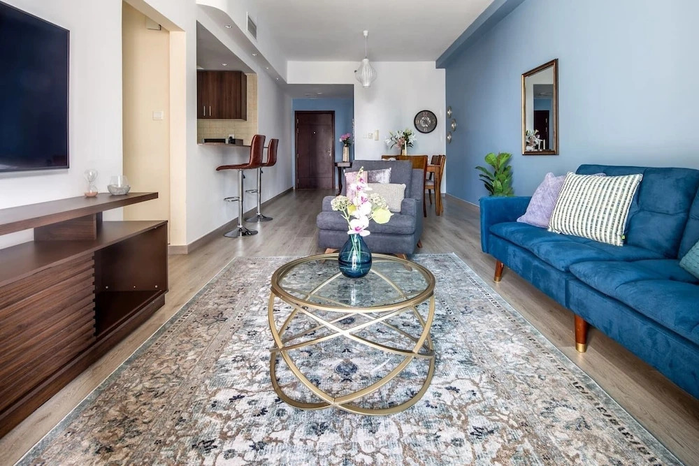 Luxurious 2BR w/ Stunning Marina Views - Minutes From Dubai Metro & Tram!