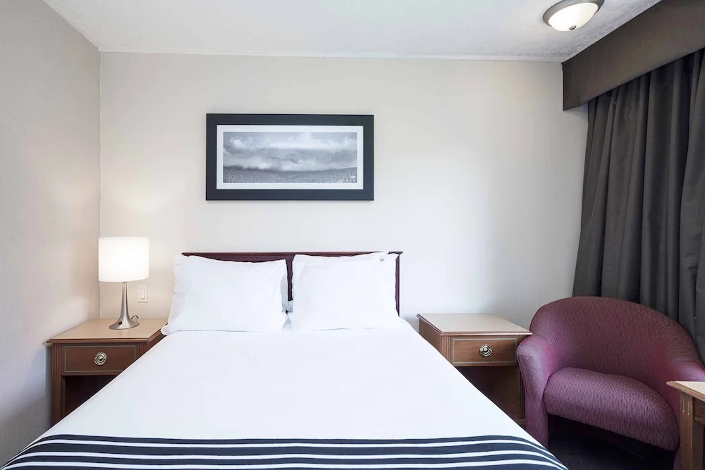 Sandman Inn McBride