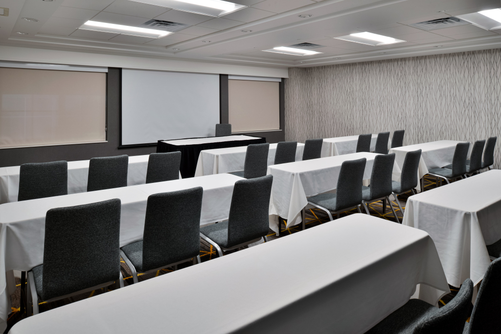 Holiday Inn Hotel & Suites Overland Park-Convention Center by IHG