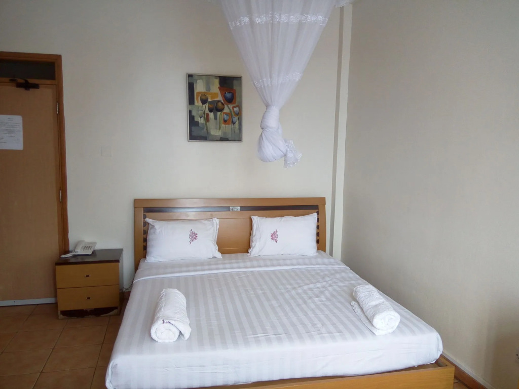 Aponye Hotel