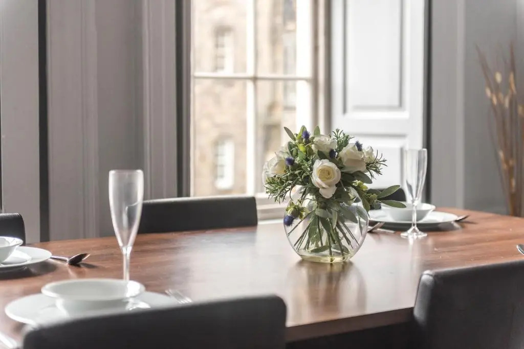 F&O Apartments - VIP Royal Mile 2 bed Apartment - Sleeps 4