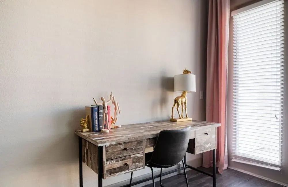 WanderJaunt -- Luxe East Austin Apartments
