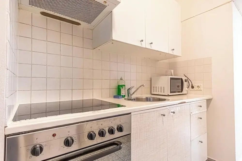 Affordable Cozy 2BR Apt Near Stadthalle