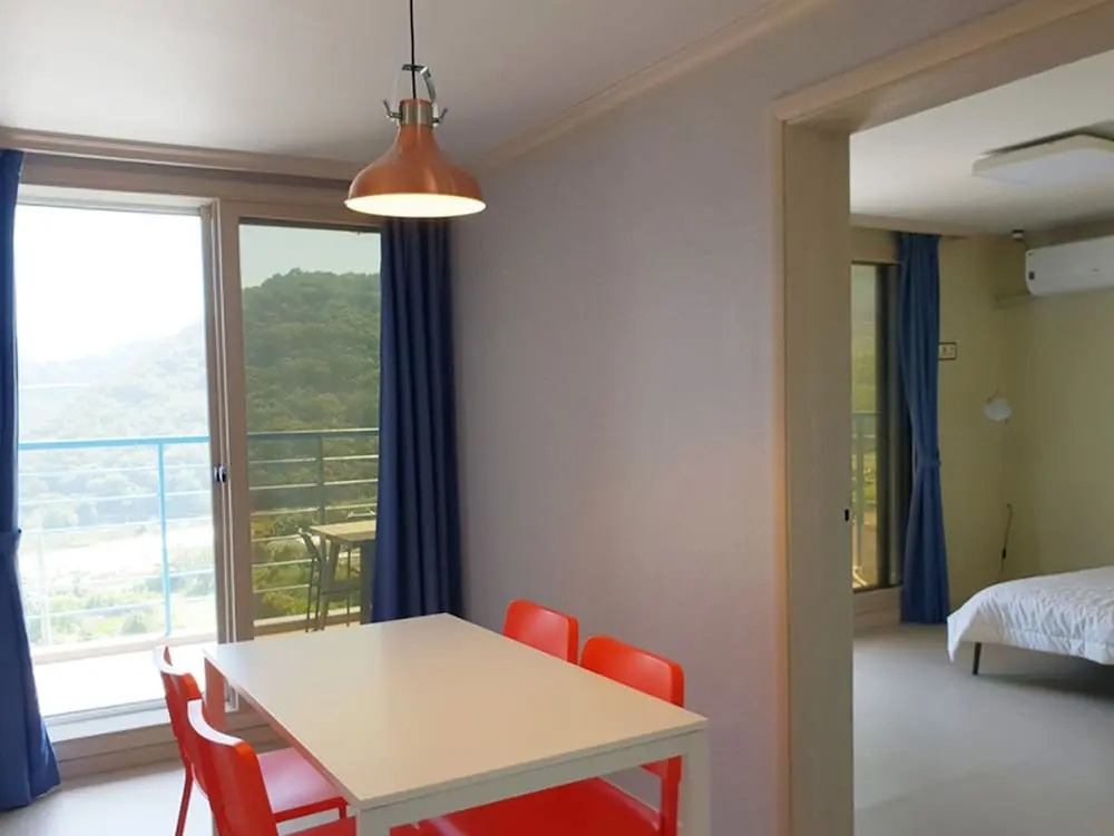 Black Beach Pension