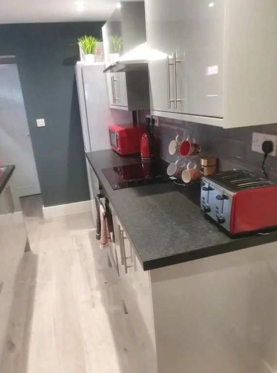 Townhouse @ 11 Nicholls Street Stoke