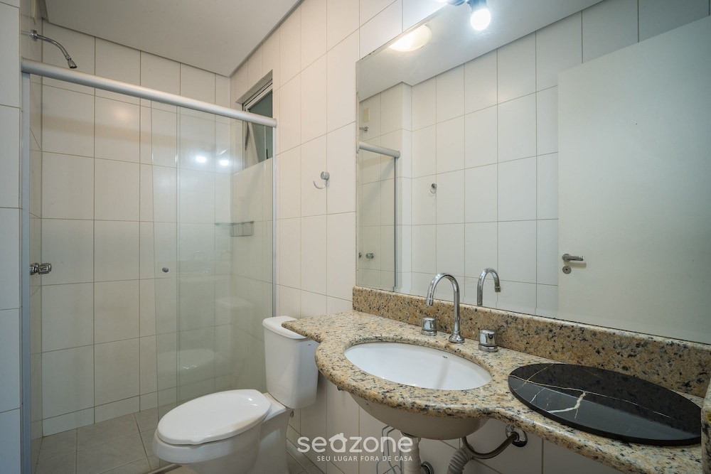 Sophisticated Apartments Just Minutes From Lagoa da Conceicao and Praia Mole Elts
