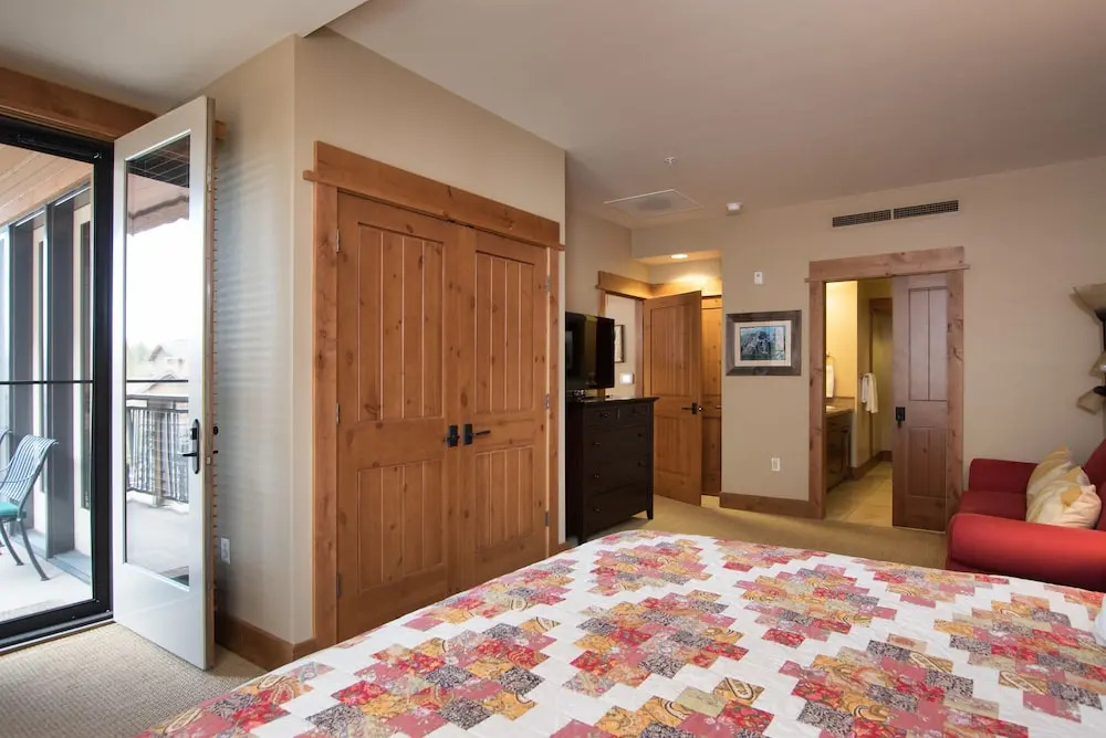 Catamount Condo #306 2 Bedrooms 2.5 Bathrooms Condo