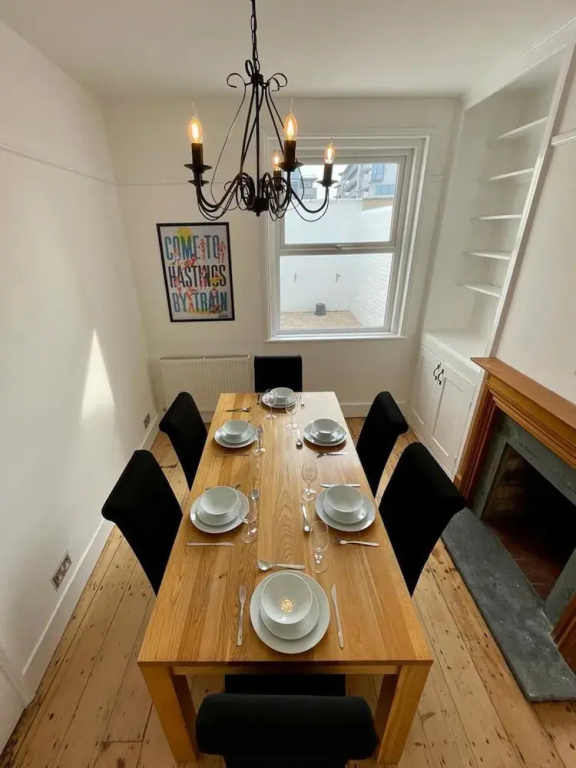 Hastings Stunning Town Centre 2 bed House