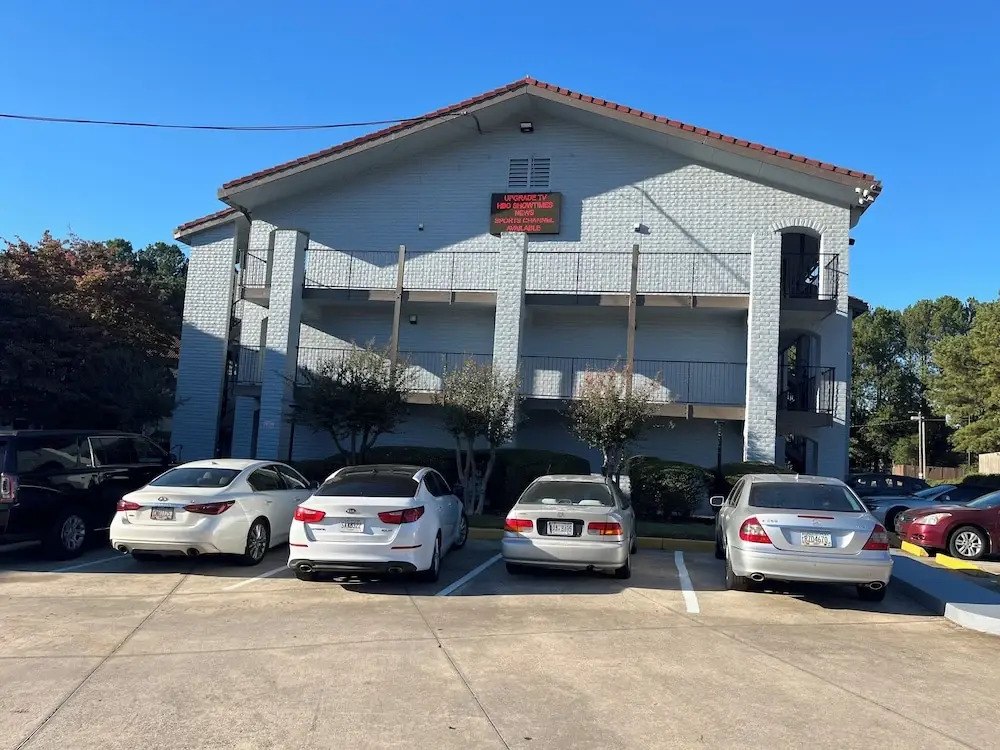 Guest Inn & Suites
