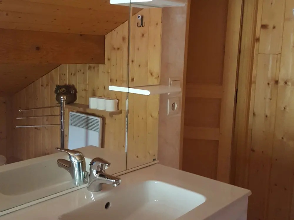 Chalet in Les Gets Near Ski Bus & Sauna