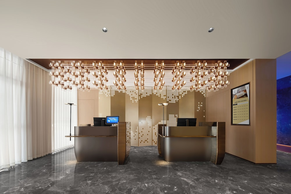 h Crystal Hotel  Xi'an West 2nd  Branch