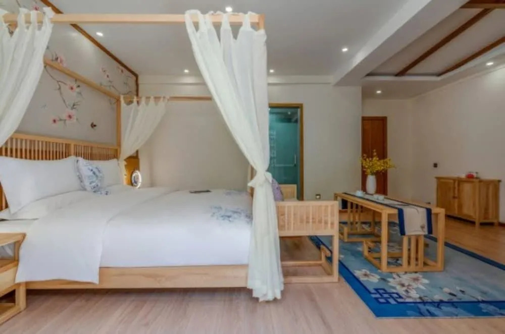 Floral Hotel · Rushuang Courtyard Lijiang