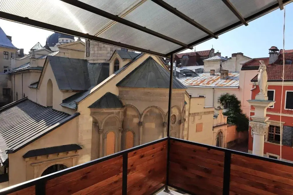 Вірменський дворик / Armenian courtyard