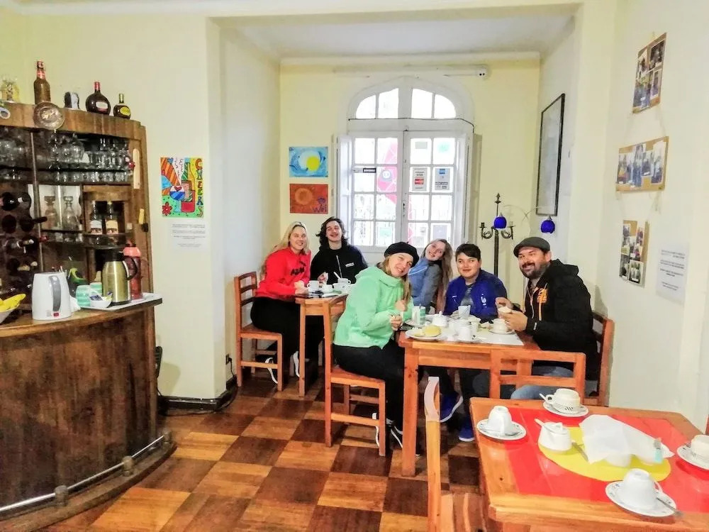 Hostel de'l Tata