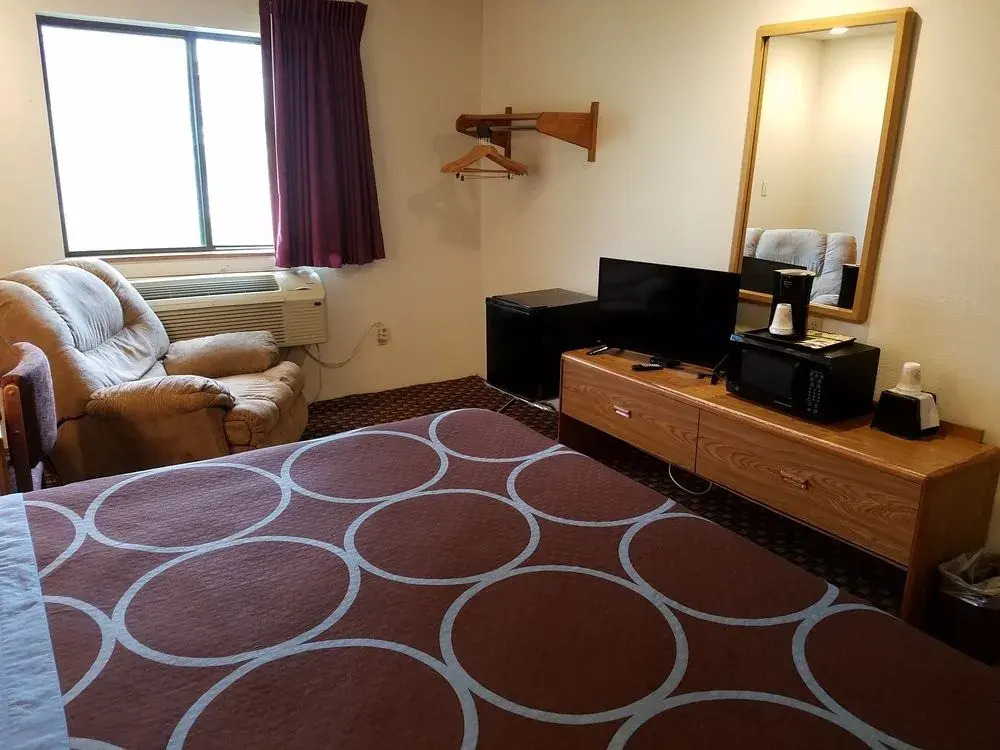 Super 8 Motel -Auburn