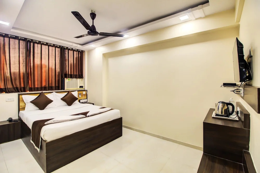 Opal Comforts- A Business Hotel