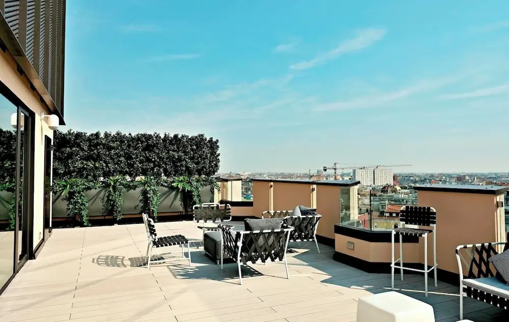 San Babila Central Tower by Rentopolis - High-end 1bdr with panoramic terrace overlooking Duomo