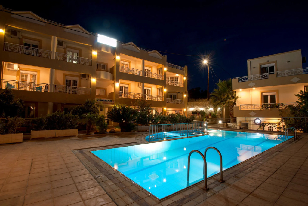 Sunrise Studios & Apartments