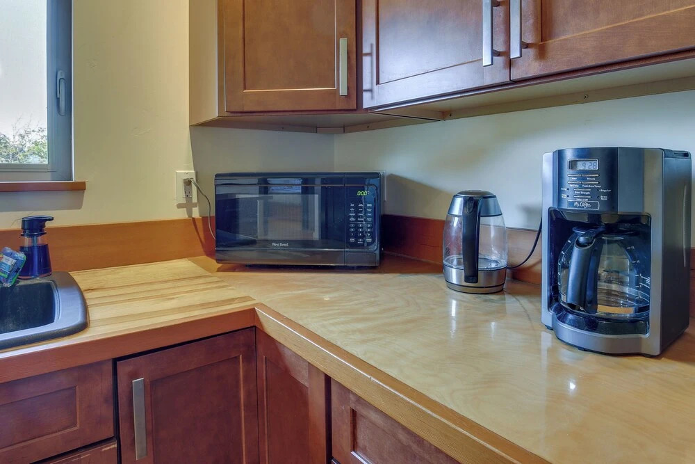 Modern White Salmon Apartment, Steps From Town