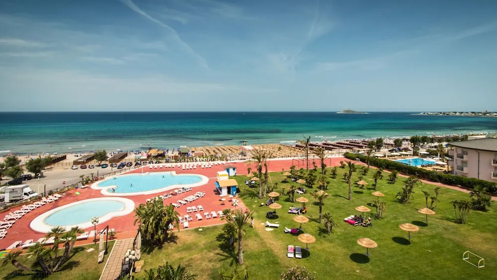 Saracen Sands Village