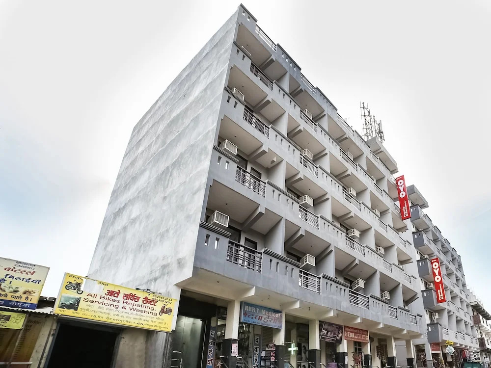 OYO Flagship 30197 Noida Sector 43