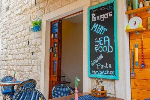Old town Villa TROGIR STARS with free parking