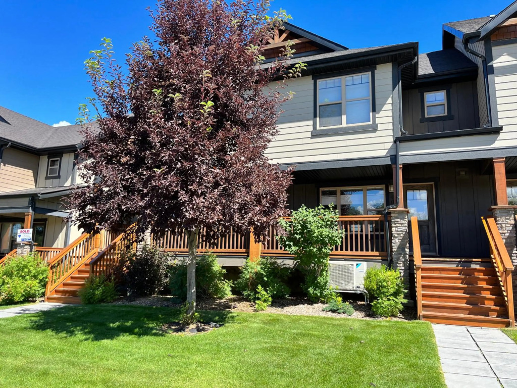 Perfect base Invermere 3bd townhouse mt views with garage