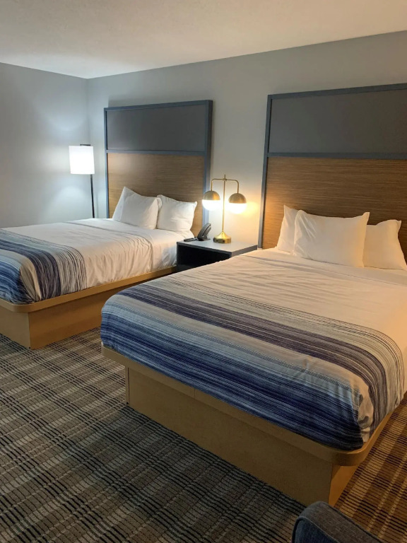 AmericInn by Wyndham Marshfield