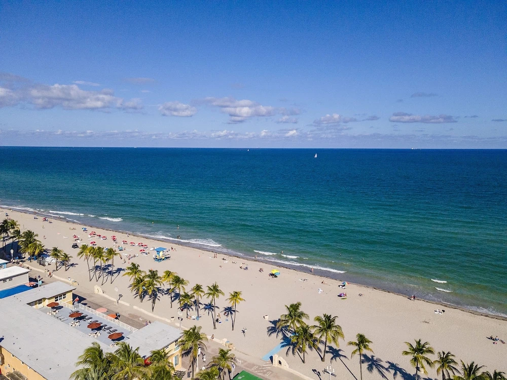 Tropic Isle Hotel & Apartment