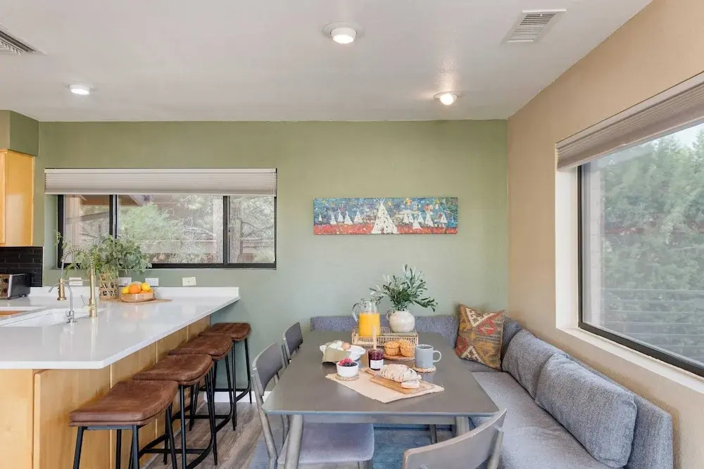 Mid-century Gem w/ Views, Hot Tub & Sunroom Lounge Red Rock Haven by Avantstay