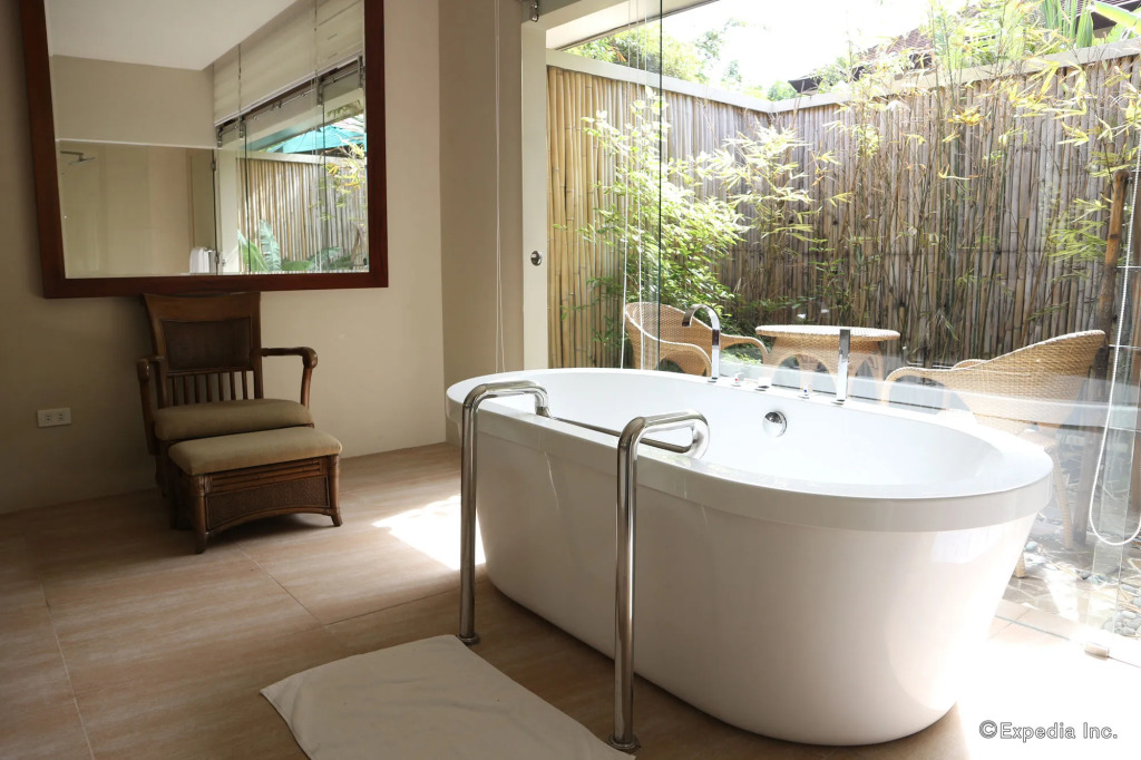 Bravo Resorts - Munting Paraiso