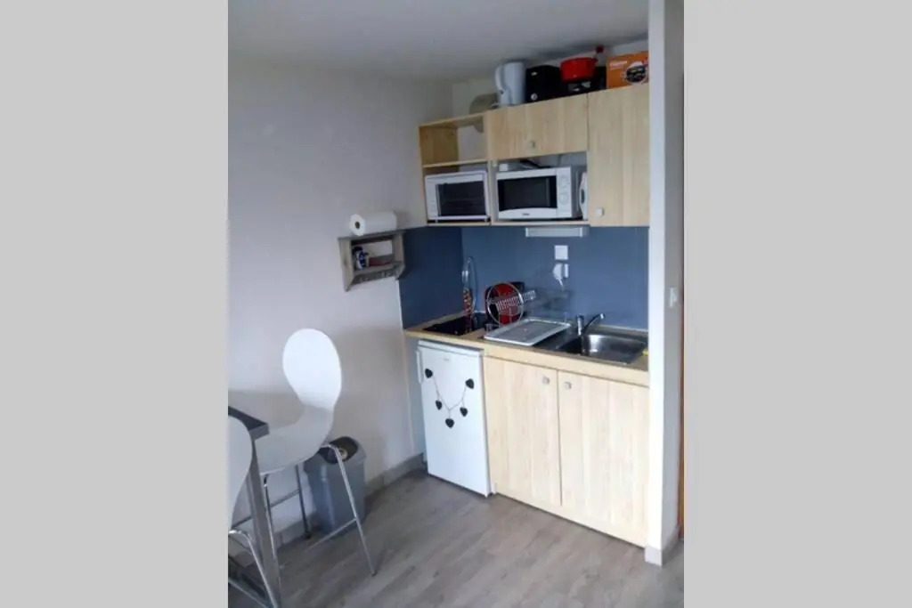 Au Pied des Pistes B31, Chaleureux studio 4 pers, vue sur la vallée imprenable avec WIFI, DRAPS NON COMPRIS