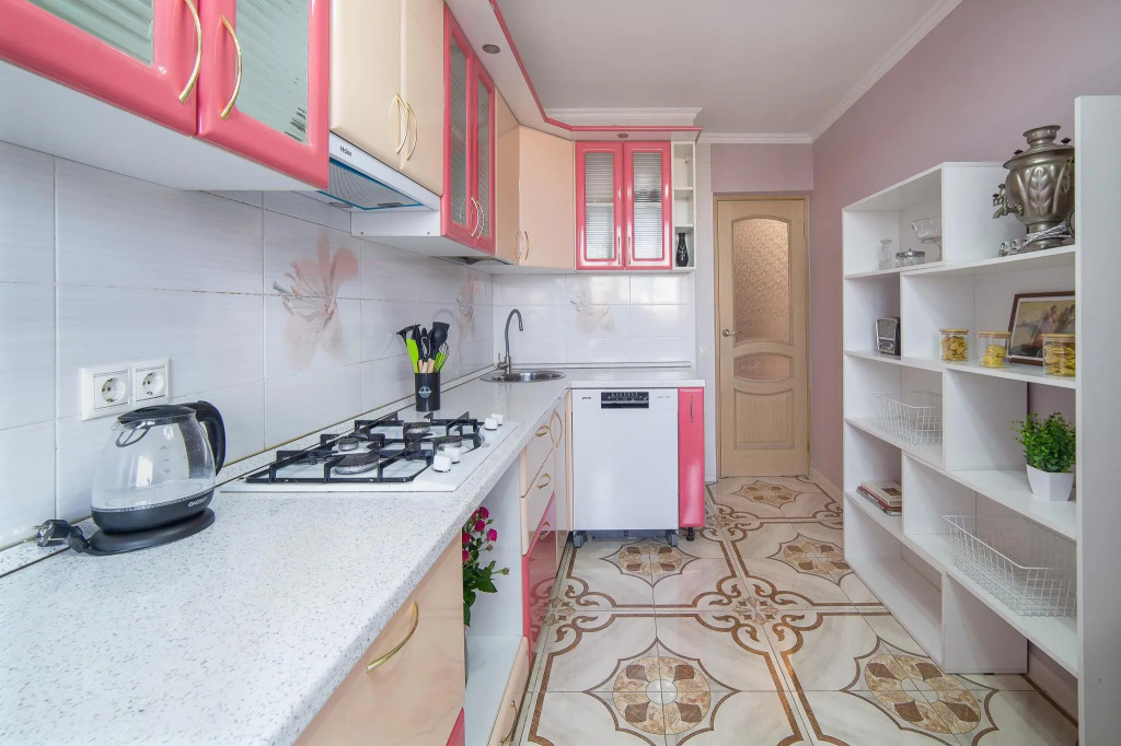 MyHome YourHome (МайХоум ЙоХоум) на улице Островского 67