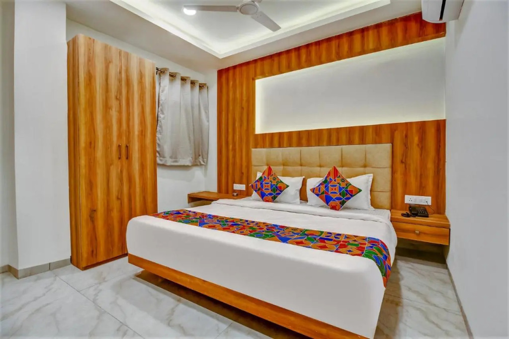 Fabhotel Prime Purple Orchid