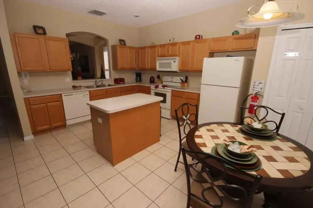 Seasons - 6 Br Private Pool Home West Facing Game Room - Sfh 46000