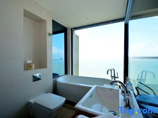One Room One Car Seaview Holiday Apartment