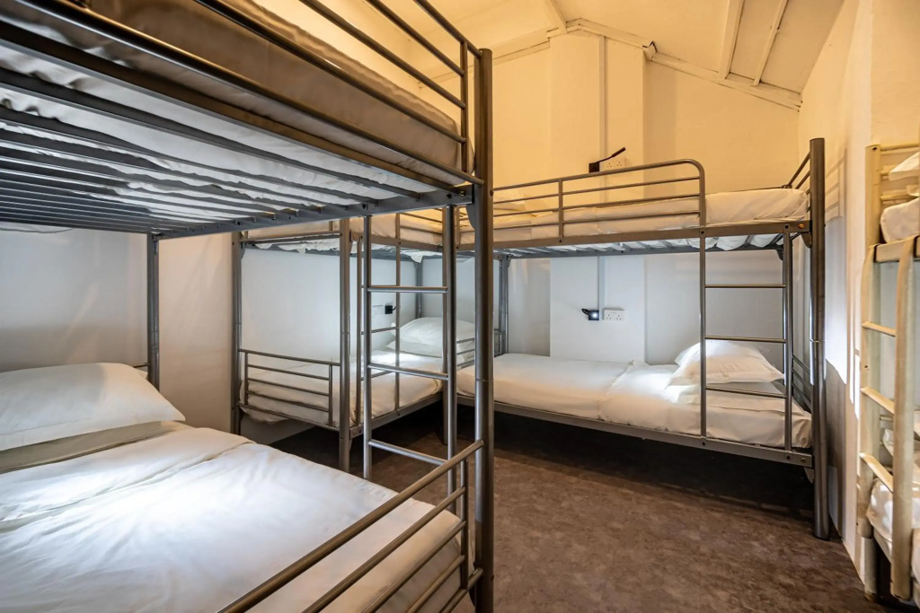 RedDoorz Hostel Near Chinatown Mrt