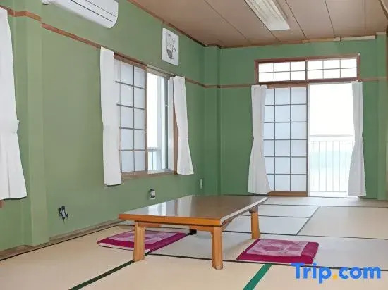 Minshuku Atsuhama