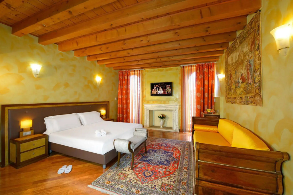 City Centre Rooms and Apartments